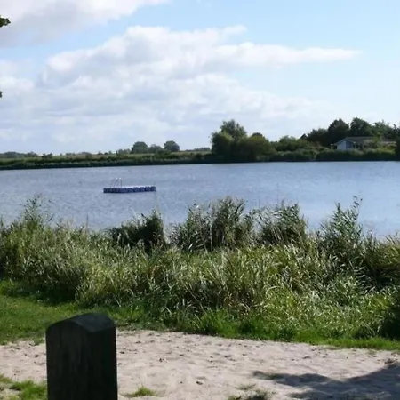 Nettes In Grosswuerden Mit Garten