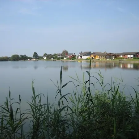 Nettes In Grosswuerden Mit Garten