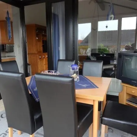 Nettes In Grosswuerden Mit Garten *