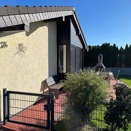 Nettes In Grosswuerden Mit Garten